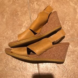 Clark’s wedges